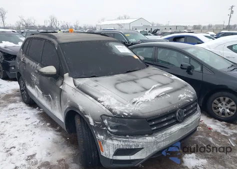 2021 Volkswagen Tiguan 2.0T Se/2.0T Se R-Line Black/2.0T Sel z USA, uszkodzony, nr VIN 3VV2B7AX7MM111494